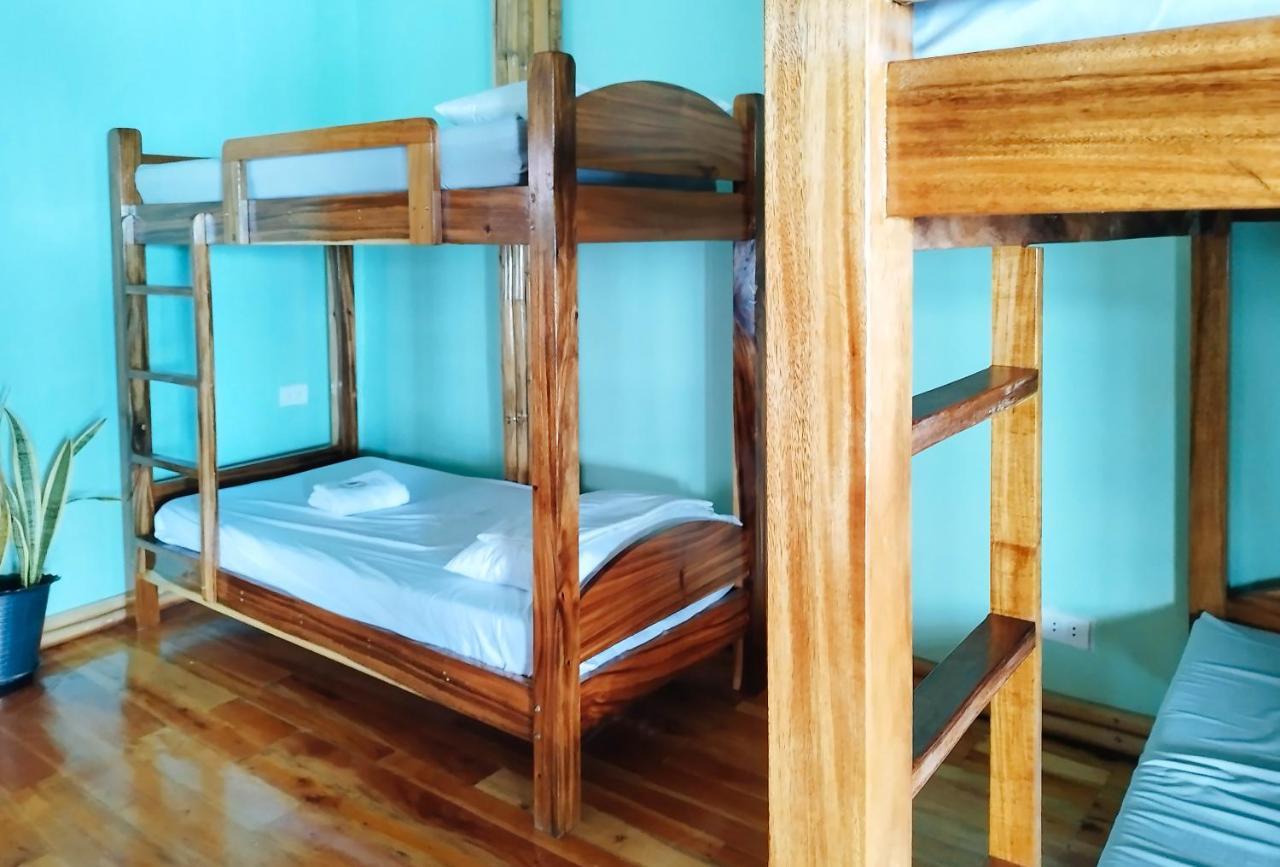 Casa Nena Hotel & Resort Iloilo By Reddoorz Guimbal Eksteriør billede